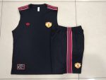 Manchester United Black Retro Vest - 图片 4
