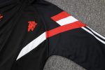 Manchester United 24/25 Black Long Zip Jacket with Red and White Sleeve Accents - 图片 8