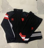 Manchester United 24/25 Black Long Zip Jacket with Red and White Sleeve Accents - 图片 9